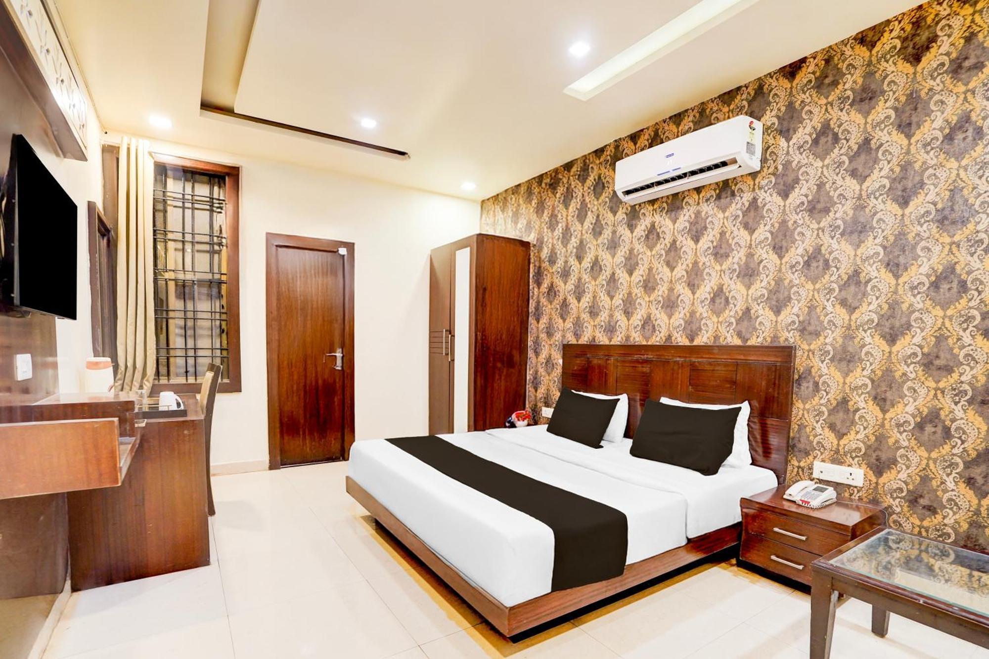 בהופאל Super Townhouse Lalghati Near Airport מראה חיצוני תמונה