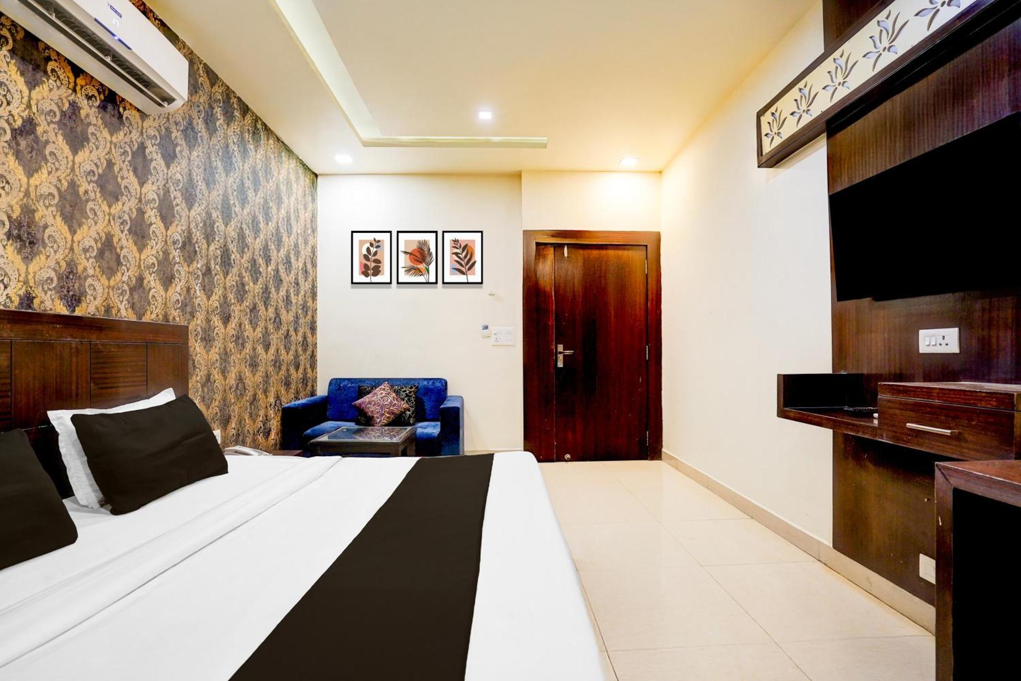 בהופאל Super Townhouse Lalghati Near Airport מראה חיצוני תמונה