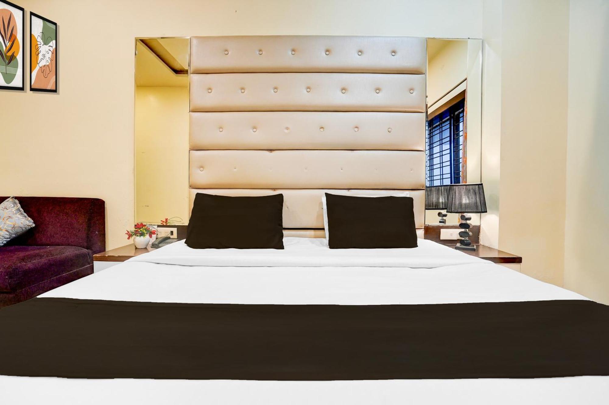בהופאל Super Townhouse Lalghati Near Airport מראה חיצוני תמונה