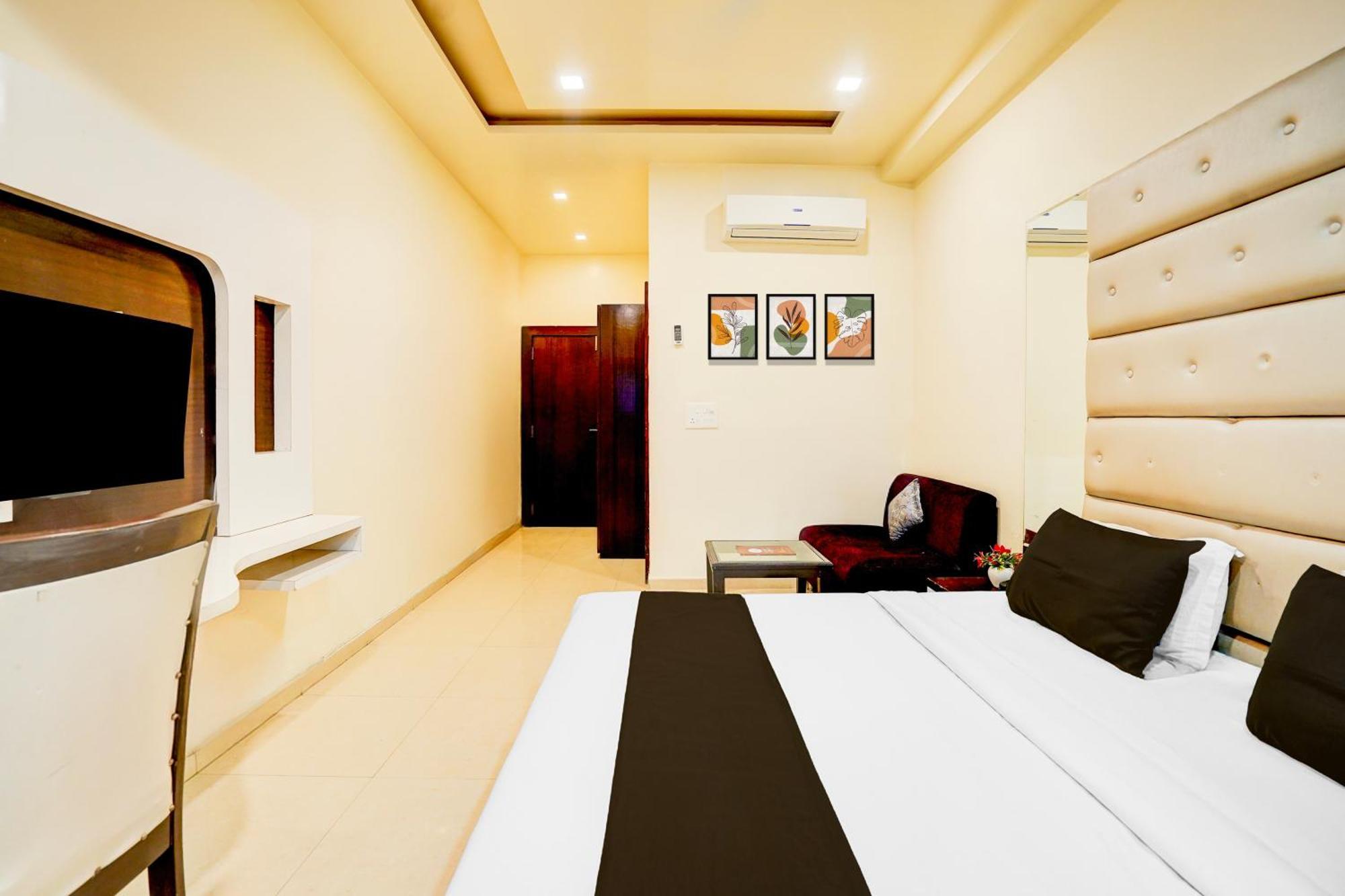 בהופאל Super Townhouse Lalghati Near Airport מראה חיצוני תמונה