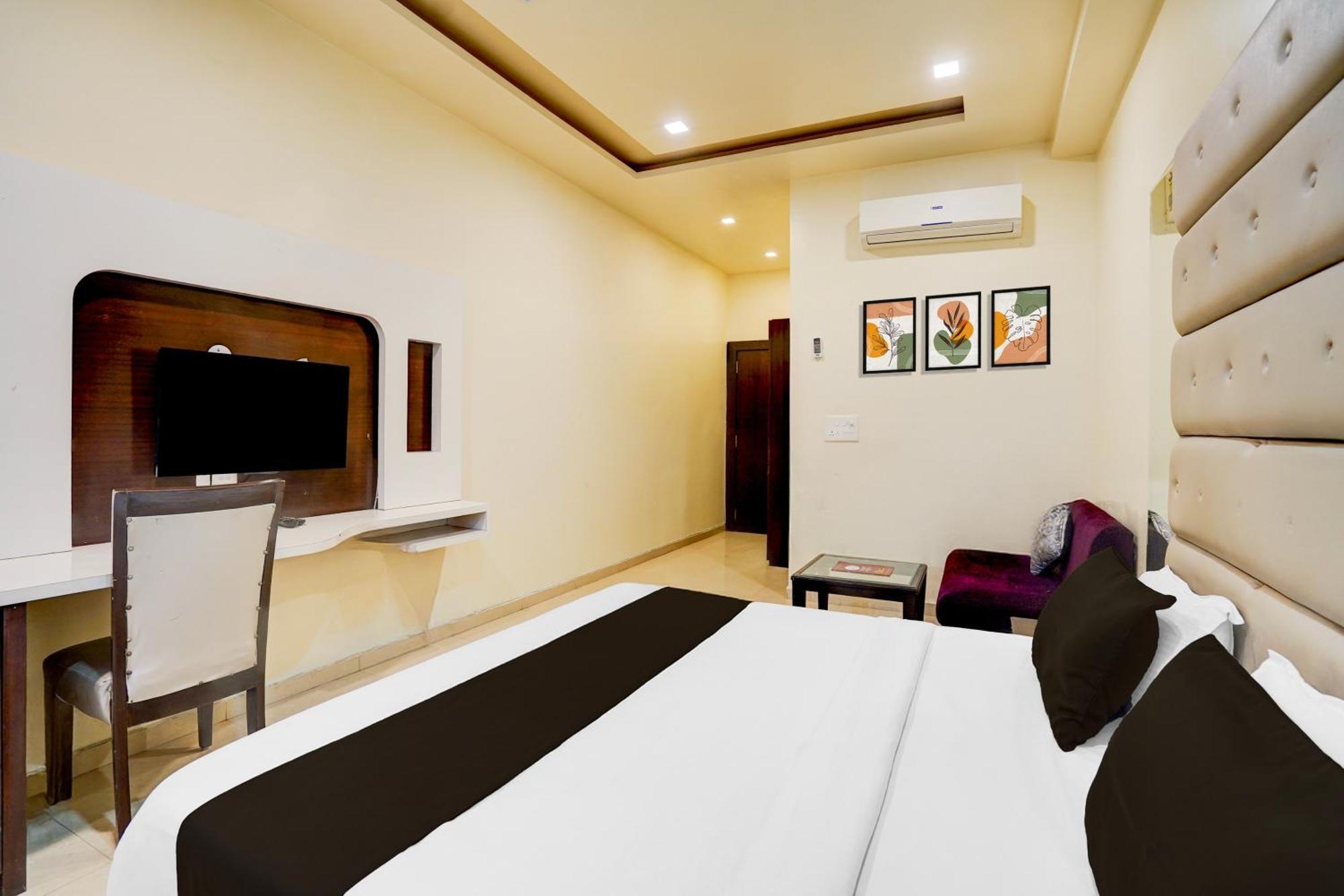 בהופאל Super Townhouse Lalghati Near Airport מראה חיצוני תמונה