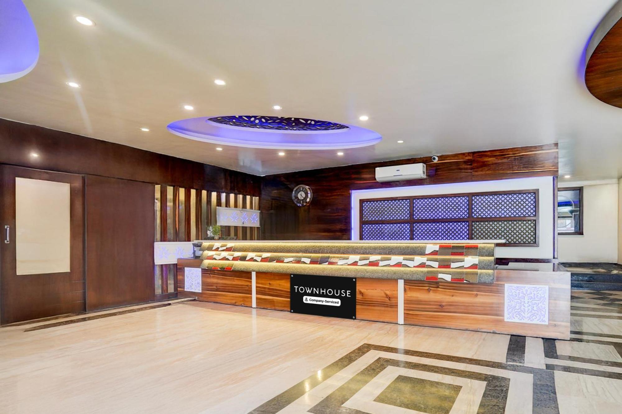 בהופאל Super Townhouse Lalghati Near Airport מראה חיצוני תמונה