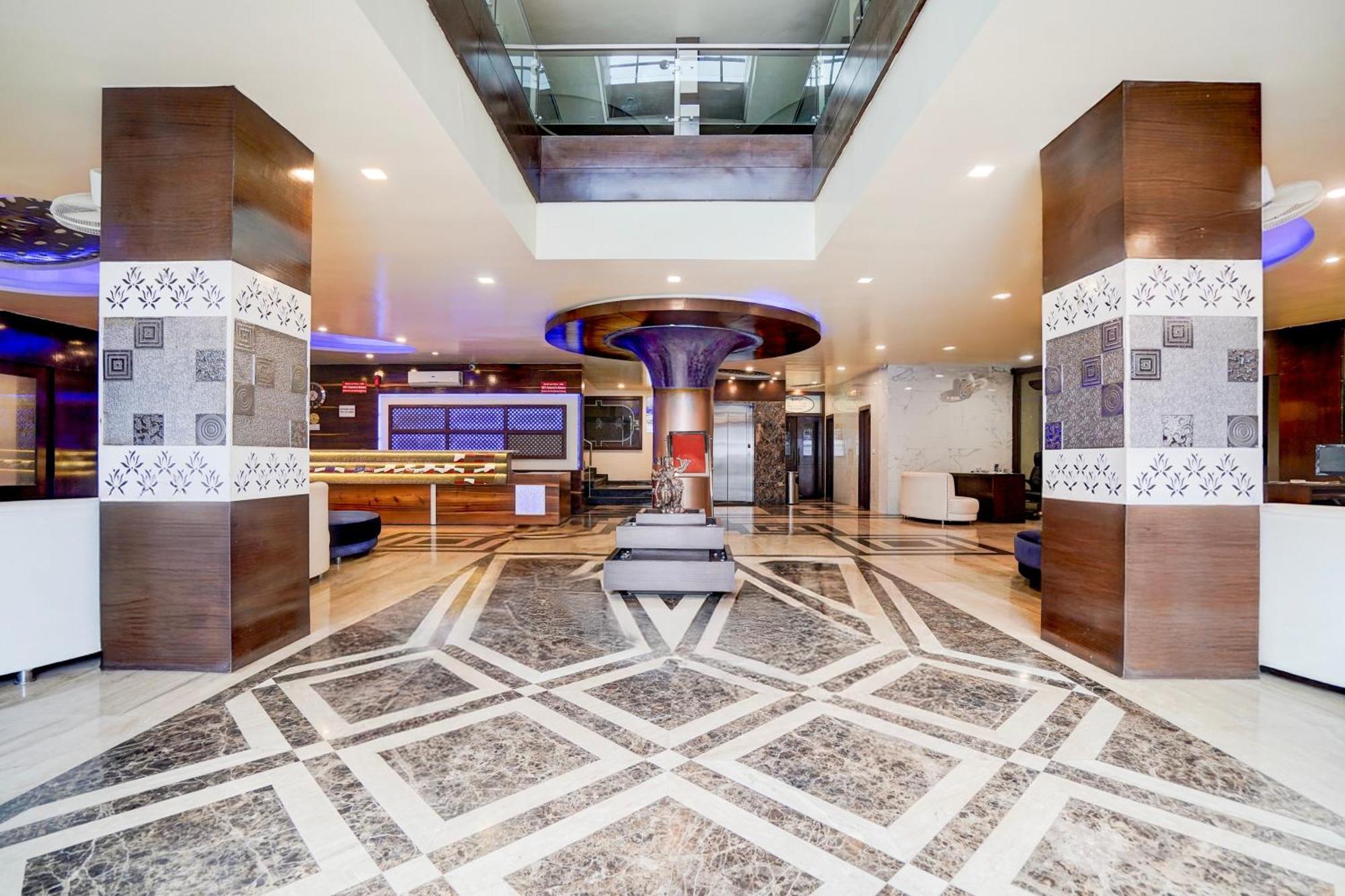 בהופאל Super Townhouse Lalghati Near Airport מראה חיצוני תמונה