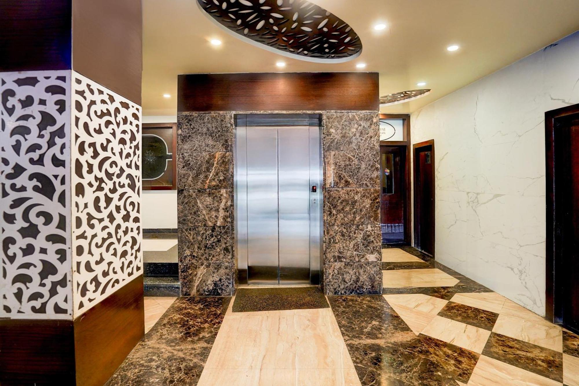 בהופאל Super Townhouse Lalghati Near Airport מראה חיצוני תמונה
