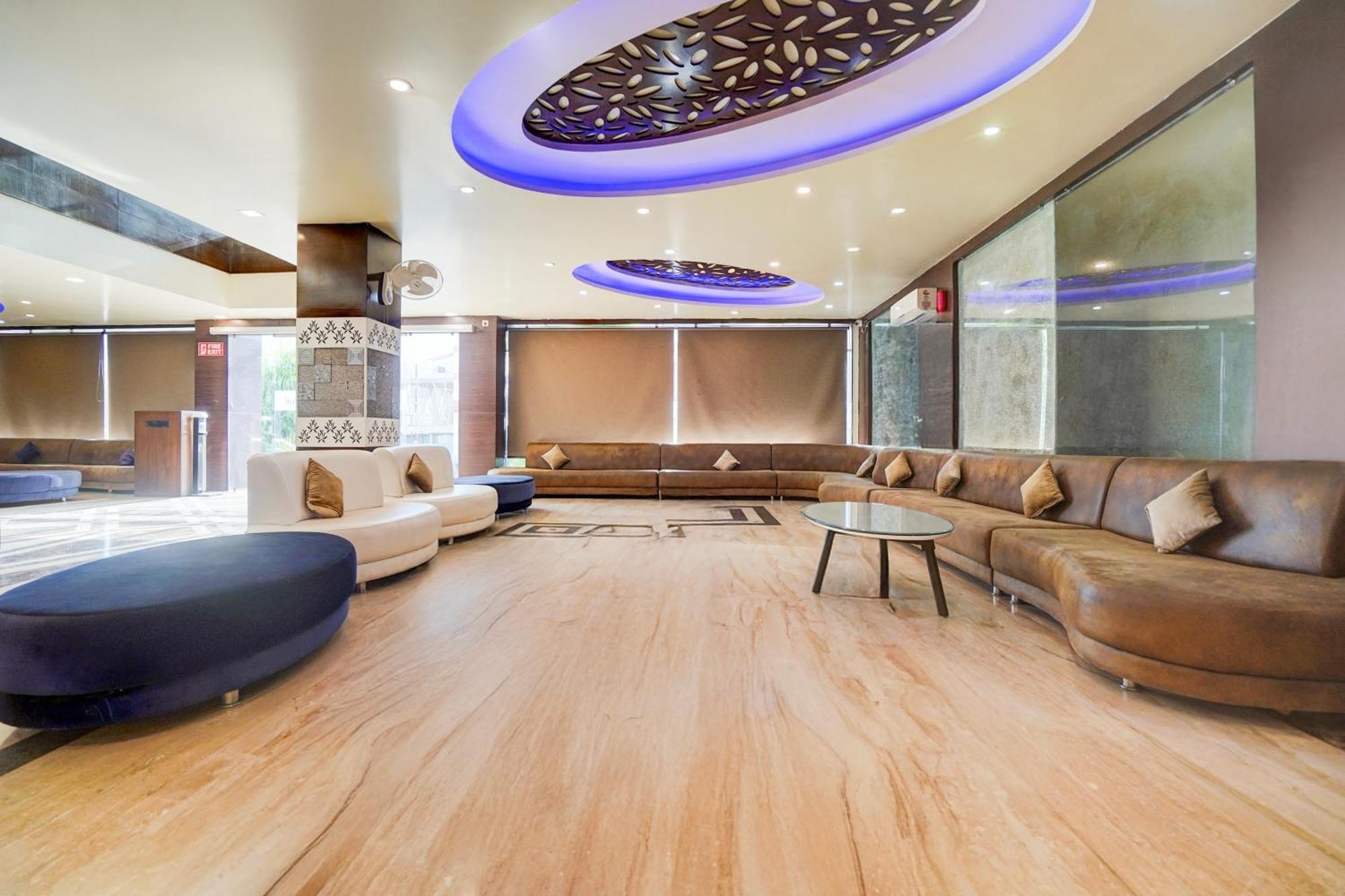 בהופאל Super Townhouse Lalghati Near Airport מראה חיצוני תמונה